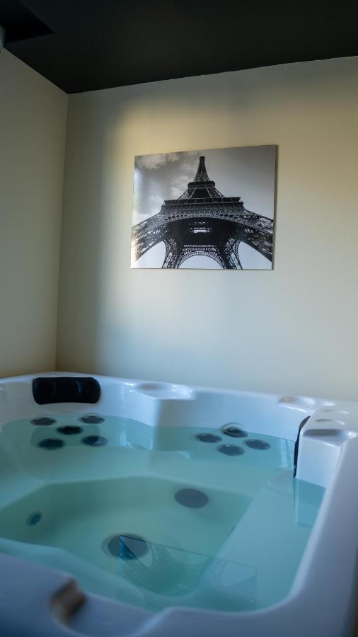 Magnifique Duplex Avec Jaccuzi, Sauna Et Cinema Privatif *